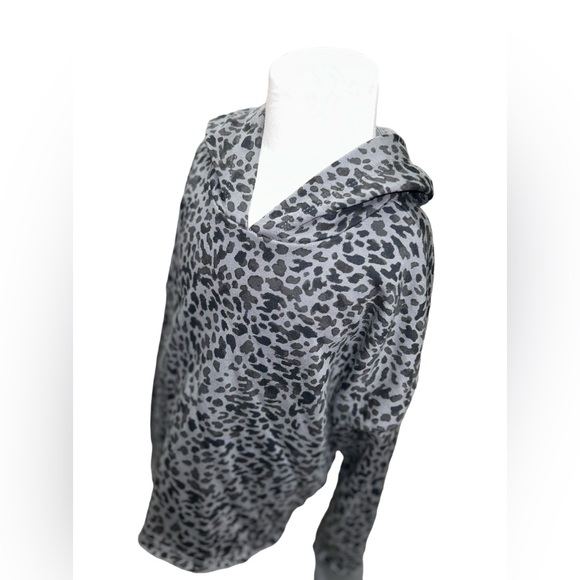 Old Navy girls M 8 gray black cheetah crop hoodie - Picture 3 of 9